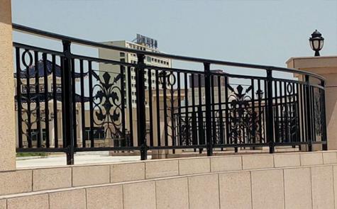 陽台欄杆現在都流行用什麽材料？